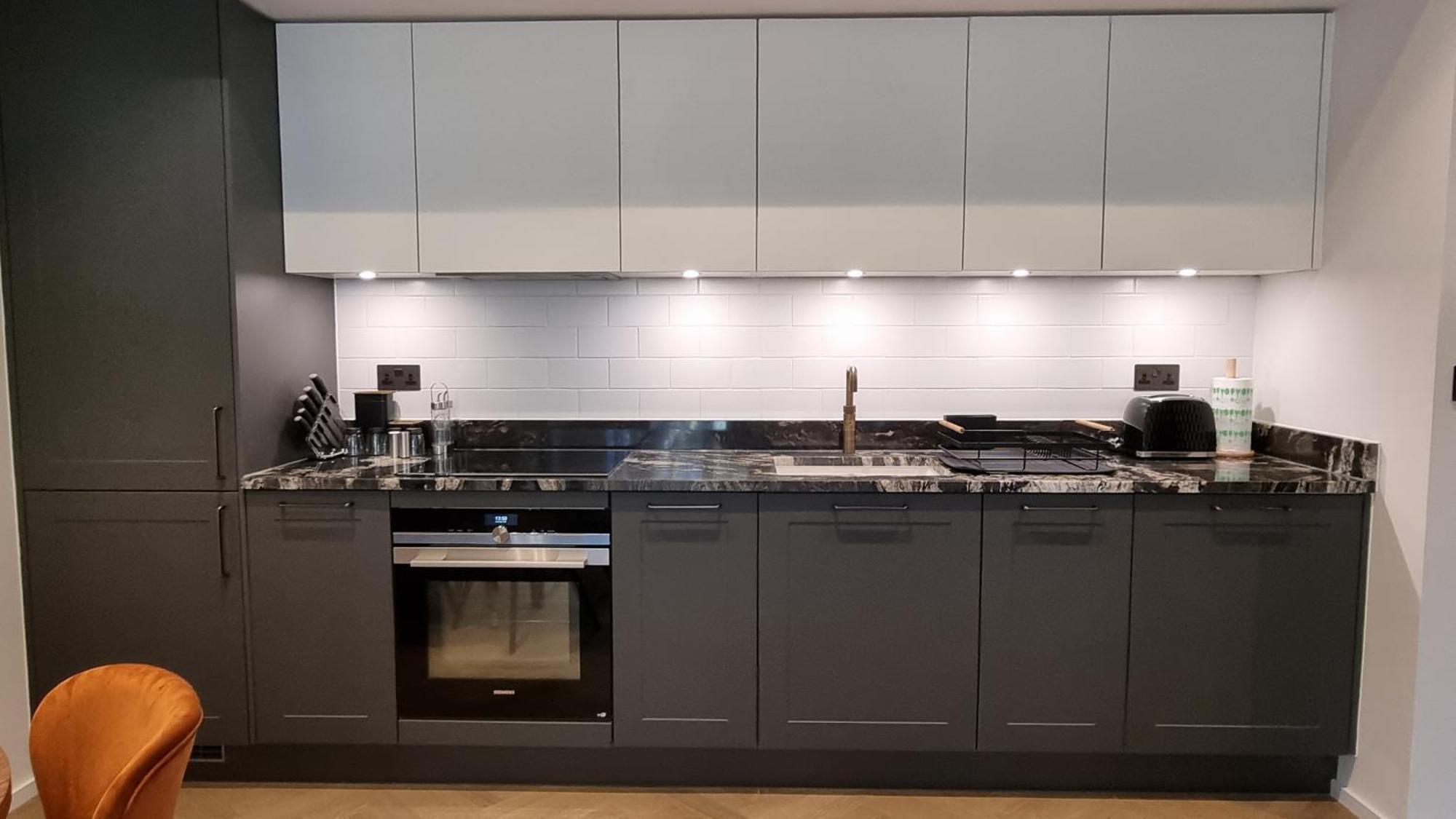 Five Star Luxury One Bed In Leafy West Hampstead Appartamento *